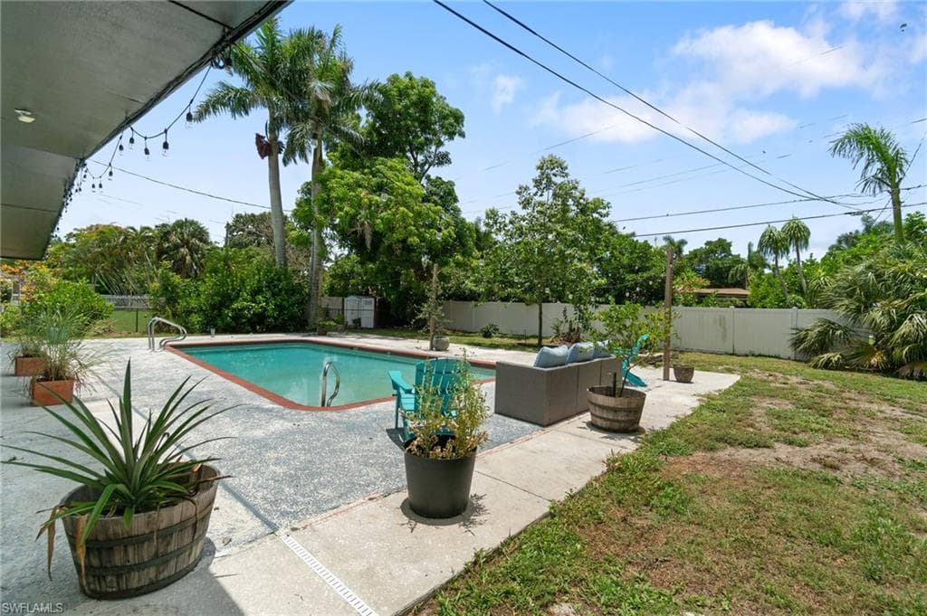 544 Bayside Dr, Fort Myers, FL 33919-39