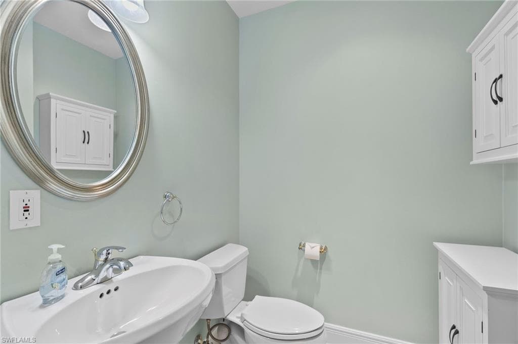 570 El Camino Real 2303, Naples, FL 34119-18