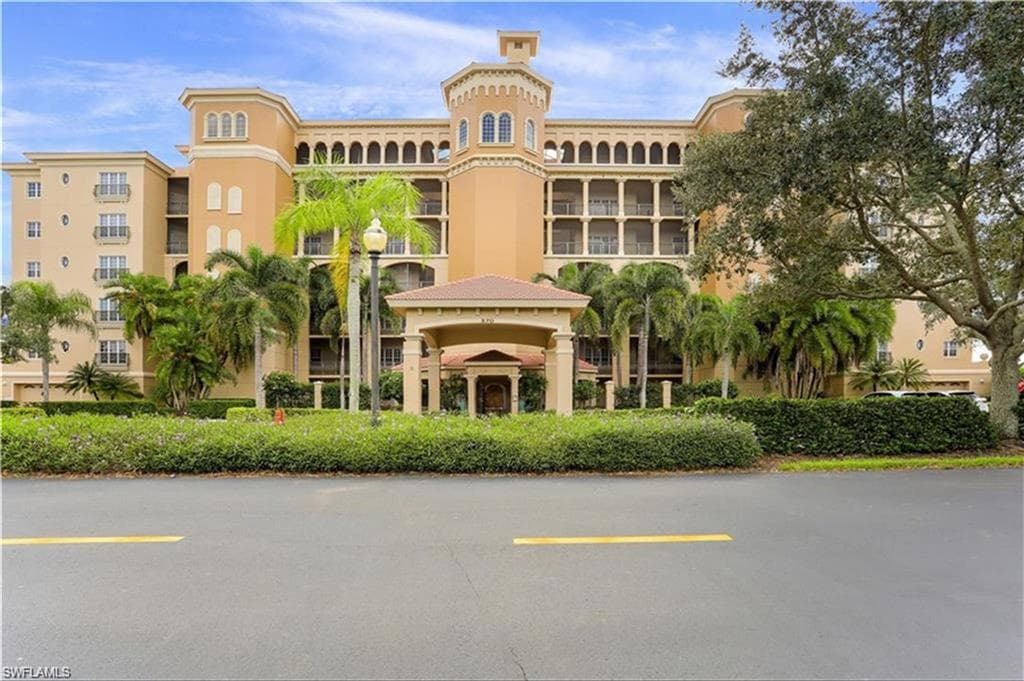 570 El Camino Real 2303, Naples, FL 34119-26