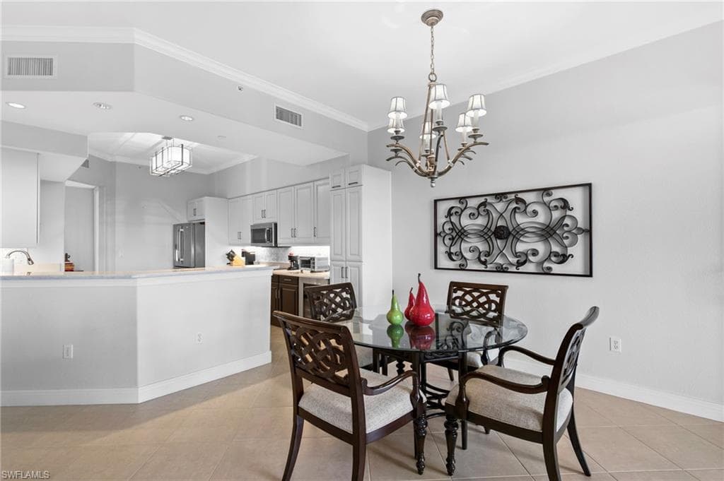 570 El Camino Real 2303, Naples, FL 34119-6