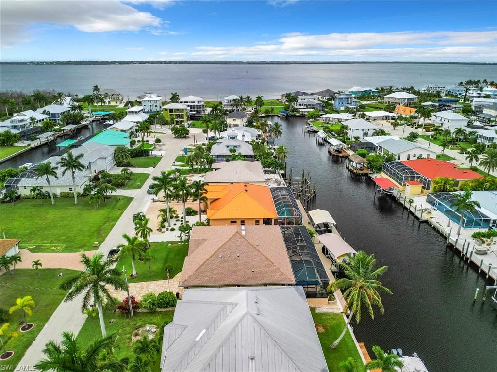 2389 Cherimoya Ln, St. James City, FL 33956-32
