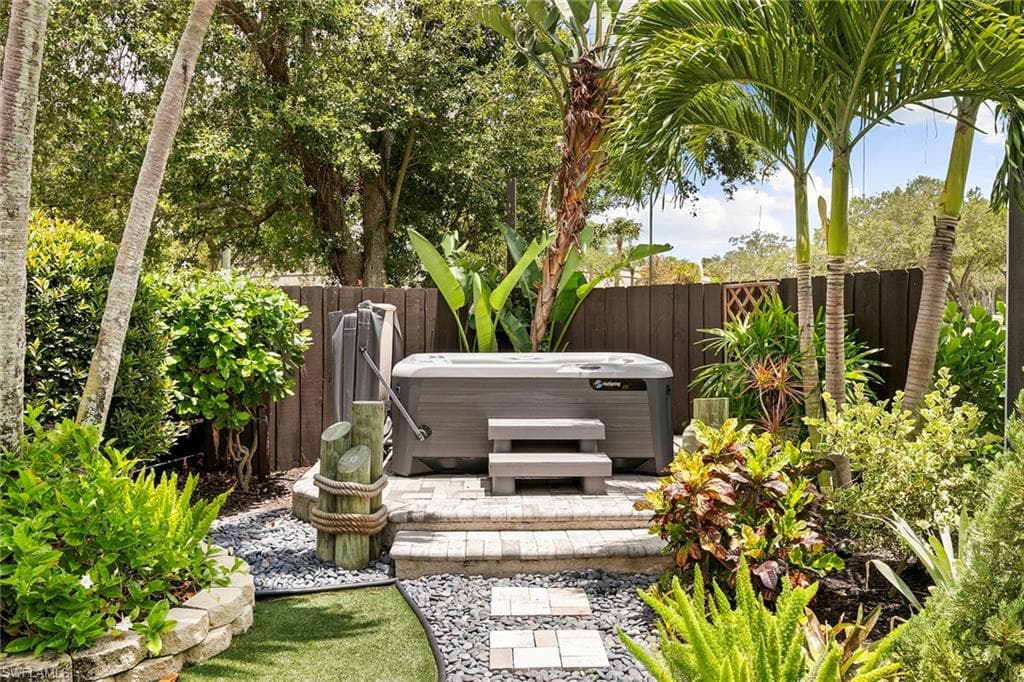 2322 River Reach Dr, Naples, FL 34104-30