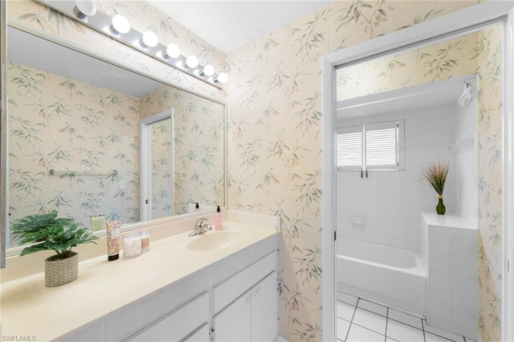 9366 Pineapple Rd, Fort Myers, FL 33967-30