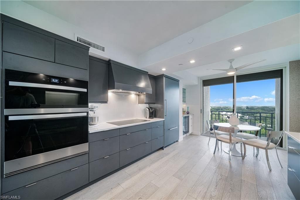7515 Pelican Bay Blvd 8a, Naples, FL 34108-17