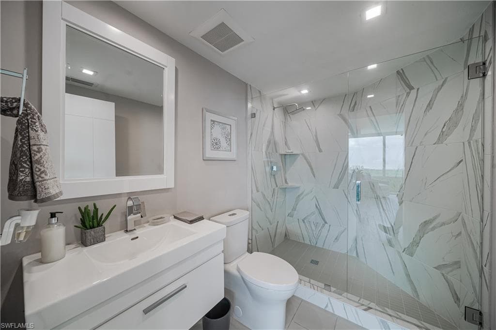 7515 Pelican Bay Blvd 8a, Naples, FL 34108-24