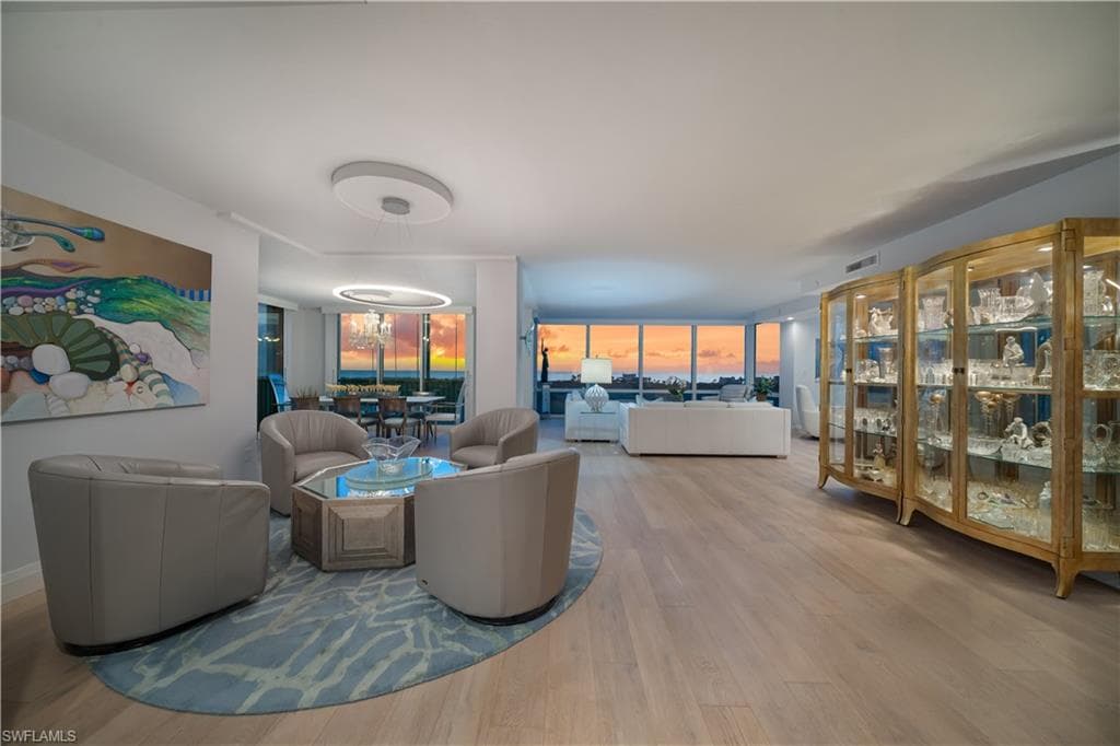 7515 Pelican Bay Blvd 8a, Naples, FL 34108-3