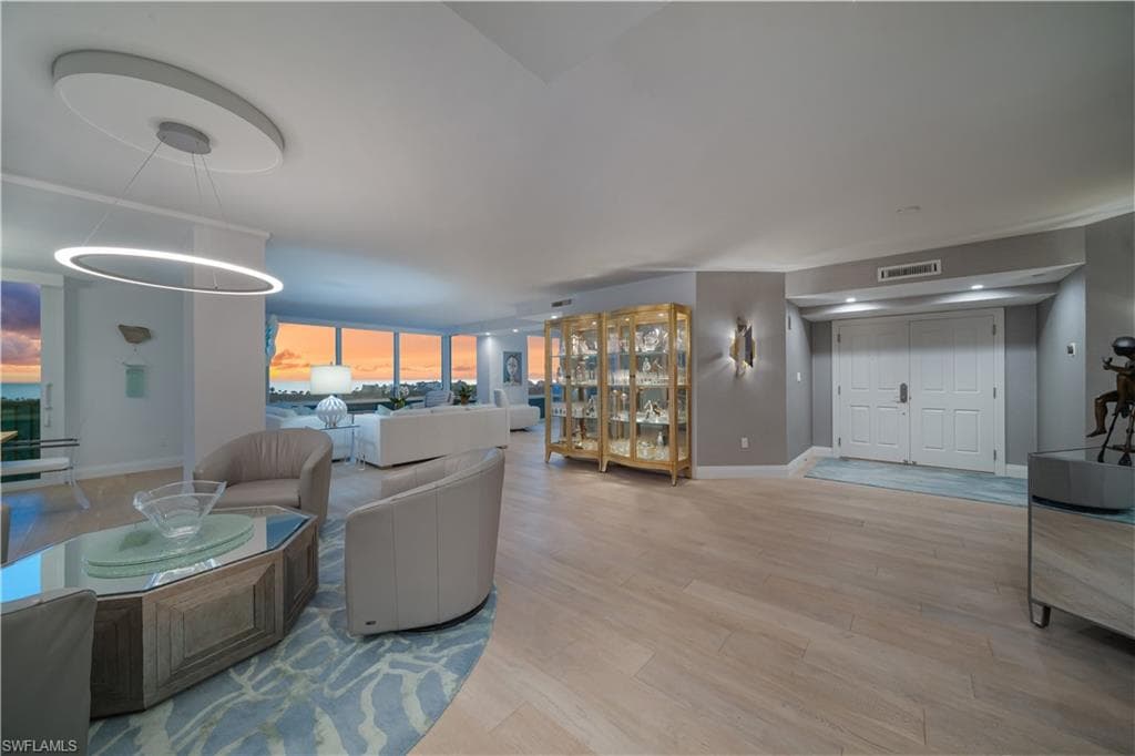7515 Pelican Bay Blvd 8a, Naples, FL 34108-4