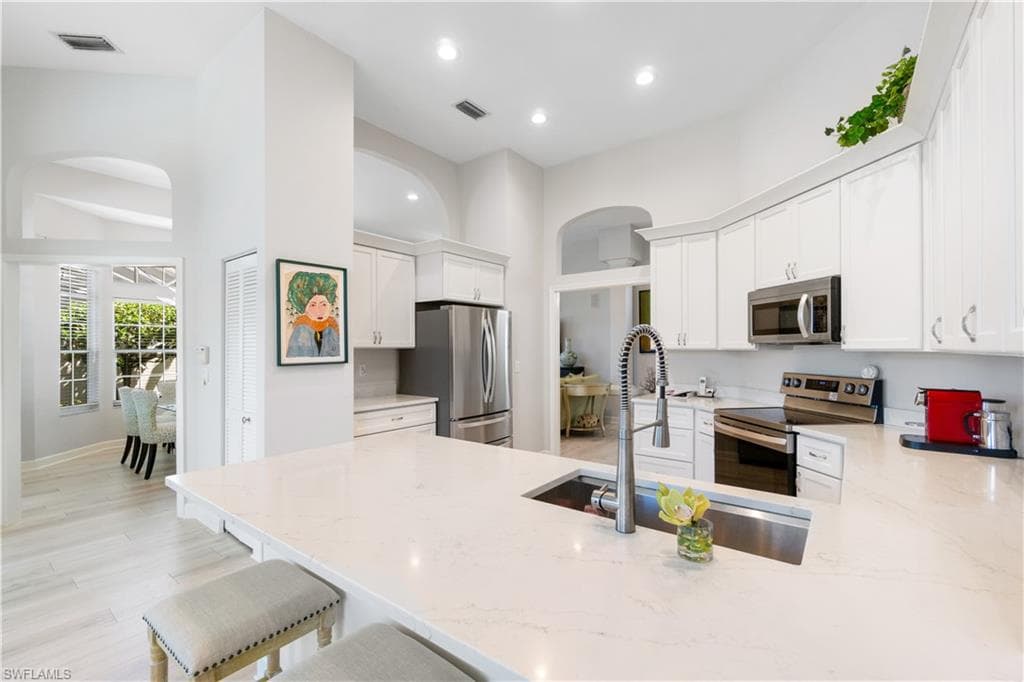15259 Devon Green Ln, Naples, FL 34110-11