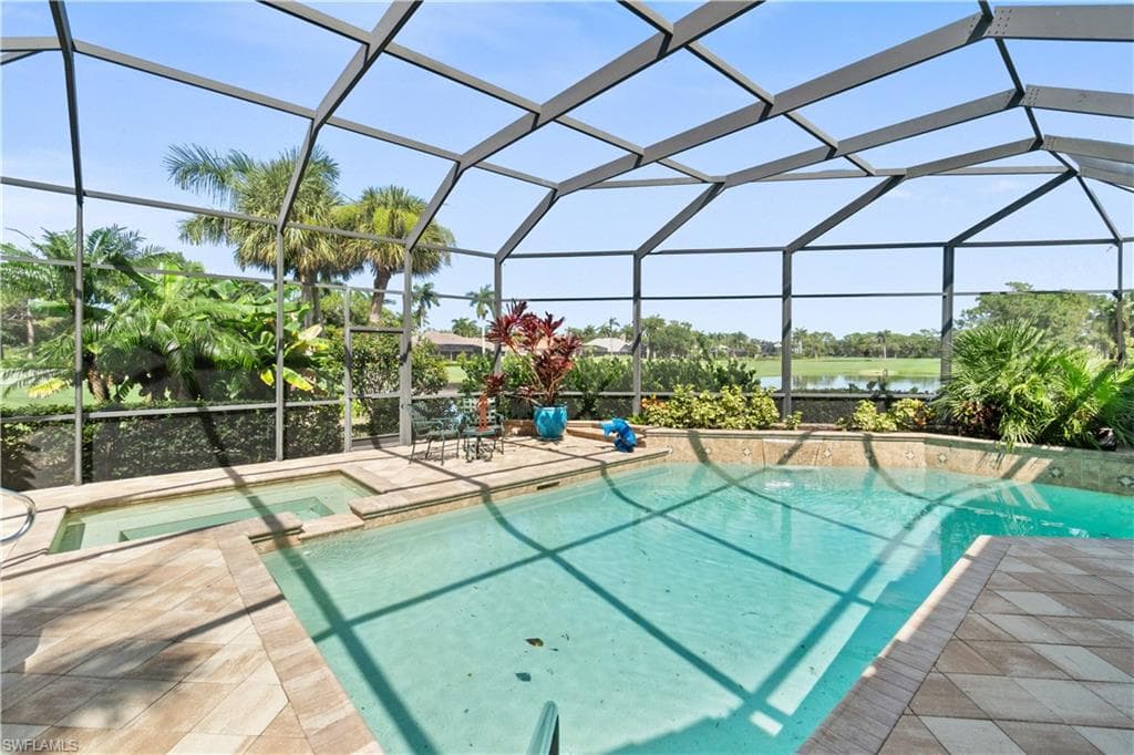15259 Devon Green Ln, Naples, FL 34110-2