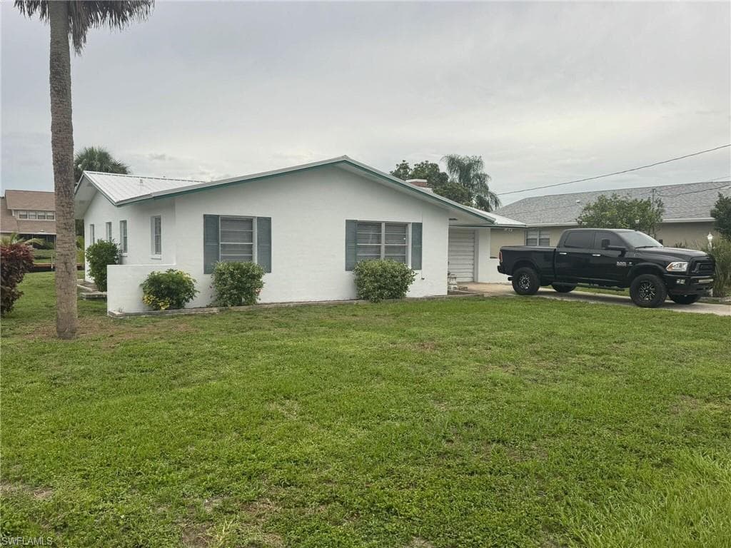 2231 Isle Of Pines Ave, Fort Myers, FL 33905-5