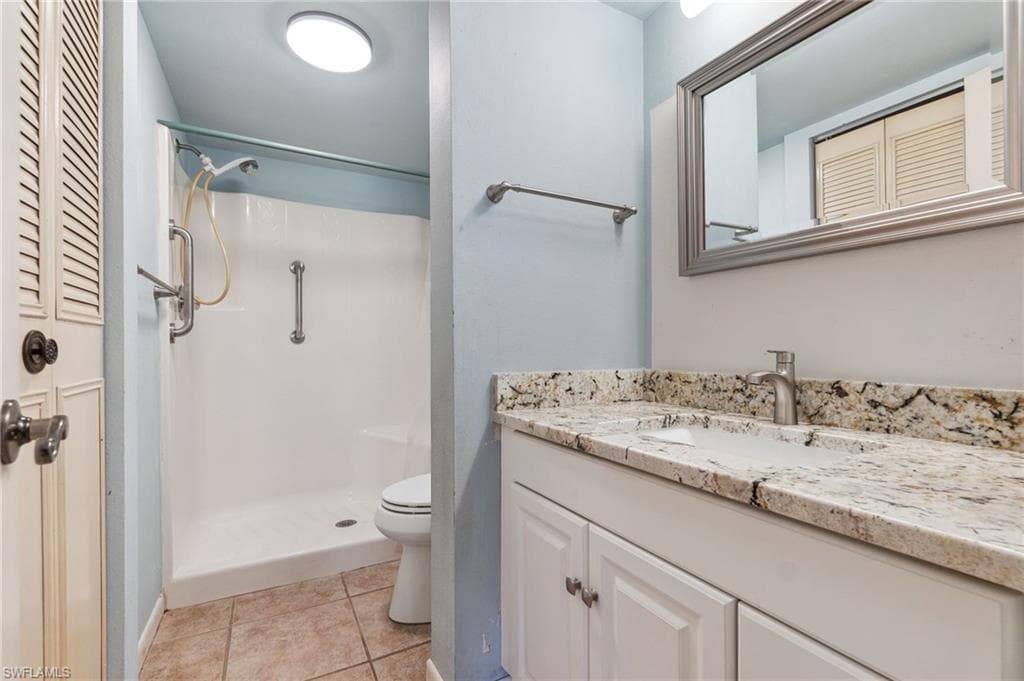 4198 27th Ct SW 105, Naples, FL 34116-10