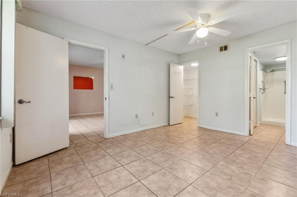 4198 27th Ct SW 105, Naples, FL 34116-11