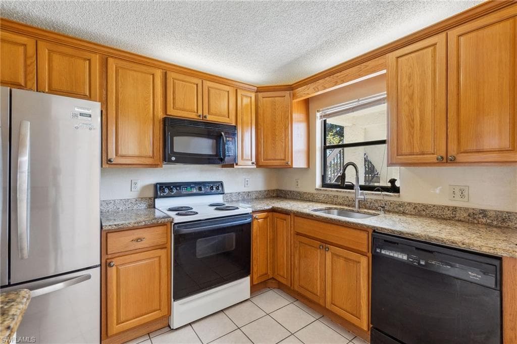 4198 27th Ct SW 105, Naples, FL 34116-16