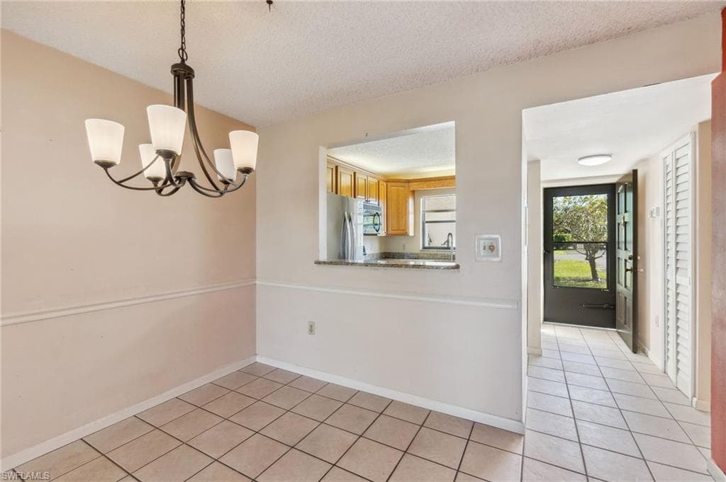 4198 27th Ct SW 105, Naples, FL 34116-17