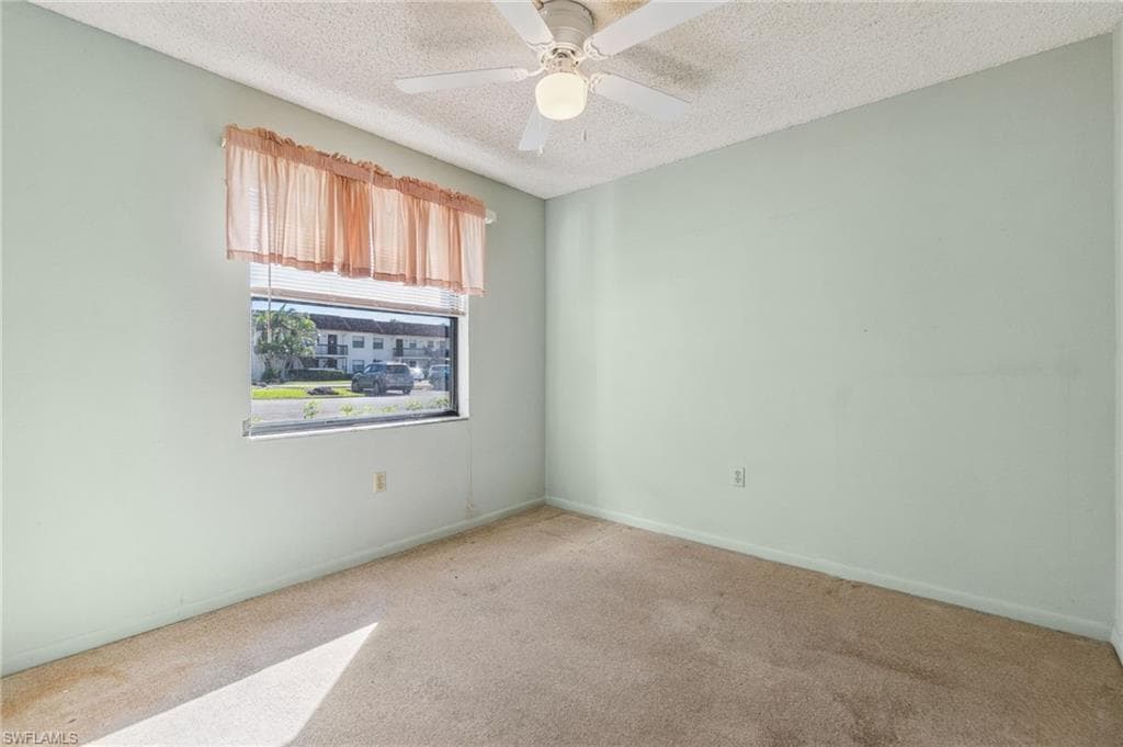 4198 27th Ct SW 105, Naples, FL 34116-8