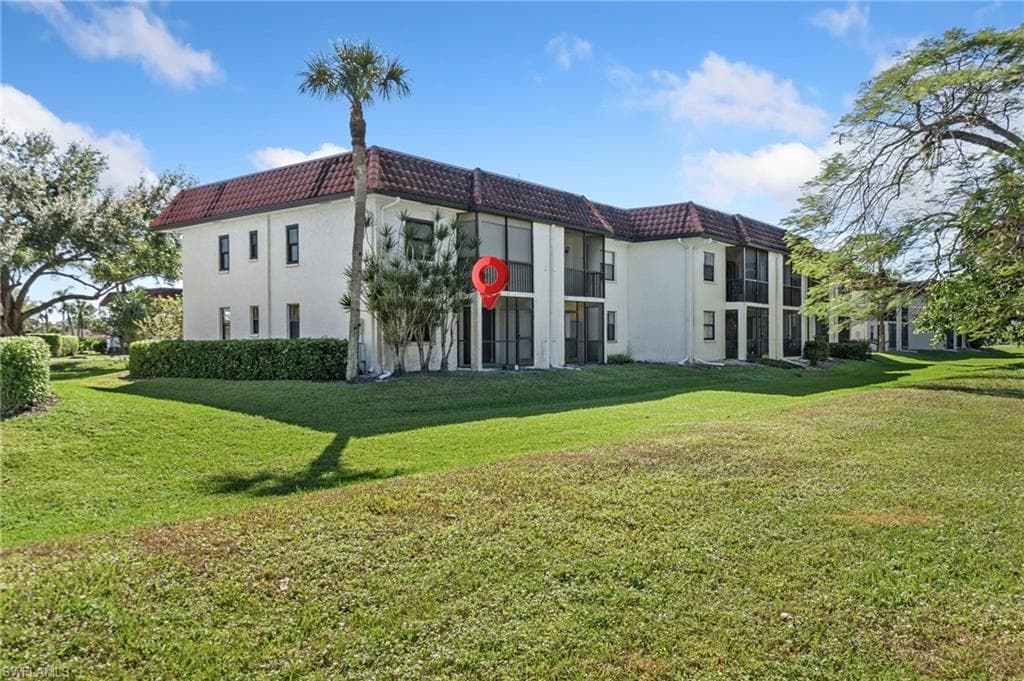 4198 27th Ct SW 106, Naples, FL 34116-4
