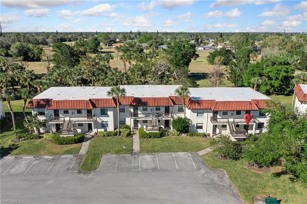 4198 27th Ct SW 106, Naples, FL 34116-6