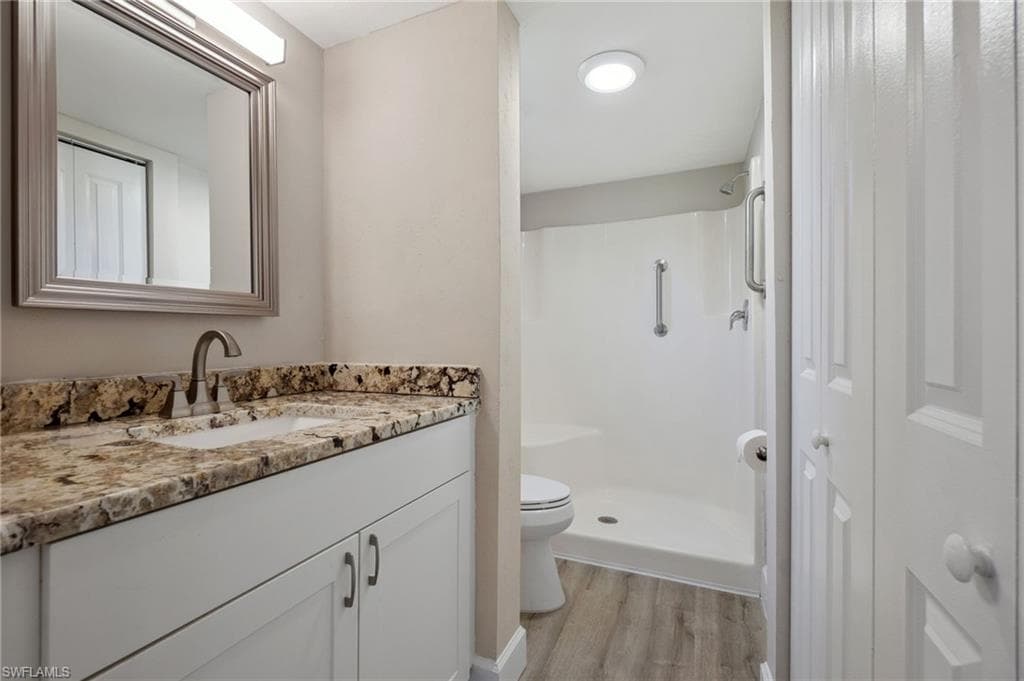 4198 27th Ct SW 106, Naples, FL 34116-8
