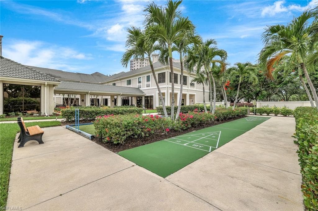 900 Arbor Lake Dr 207, Naples, FL 34110-20