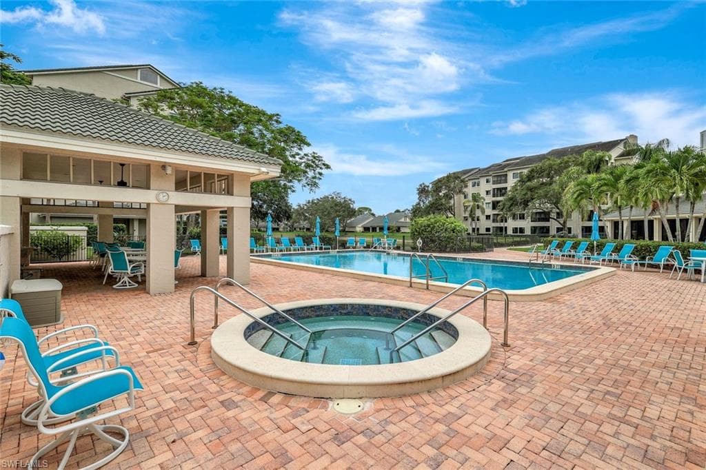 900 Arbor Lake Dr 207, Naples, FL 34110-22