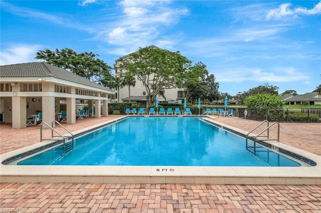 900 Arbor Lake Dr 207, Naples, FL 34110-23