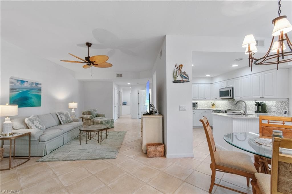 7120 Timberland Cir 101, Naples, FL 34109-9