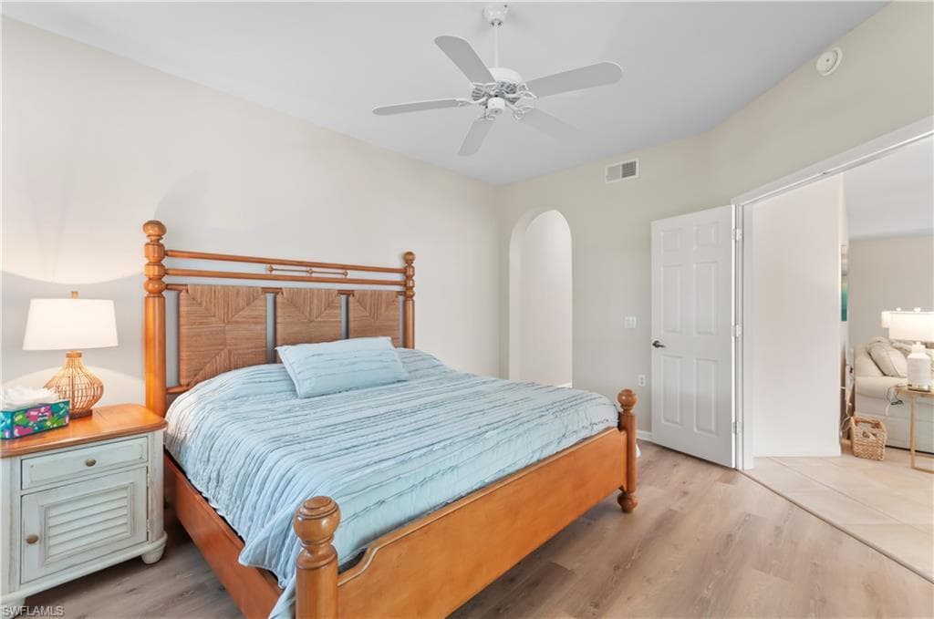 7120 Timberland Cir 101, Naples, FL 34109-17