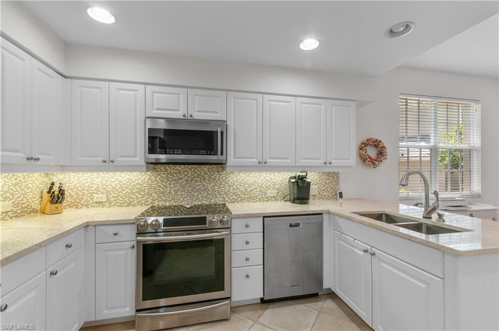 7120 Timberland Cir 101, Naples, FL 34109-4