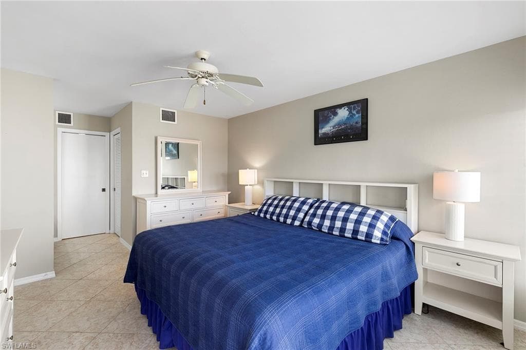 991 Barfield Dr 204, Marco Island, FL 34145-17