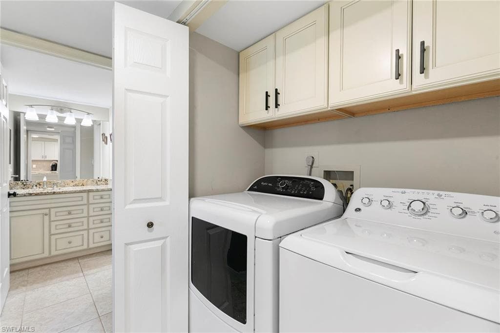 991 Barfield Dr 204, Marco Island, FL 34145-24