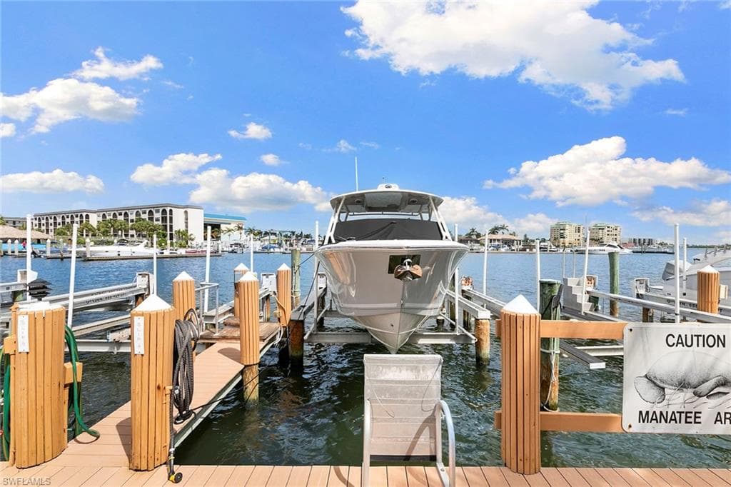 991 Barfield Dr 204, Marco Island, FL 34145-26