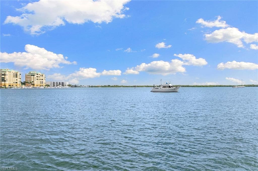 991 Barfield Dr 204, Marco Island, FL 34145-30