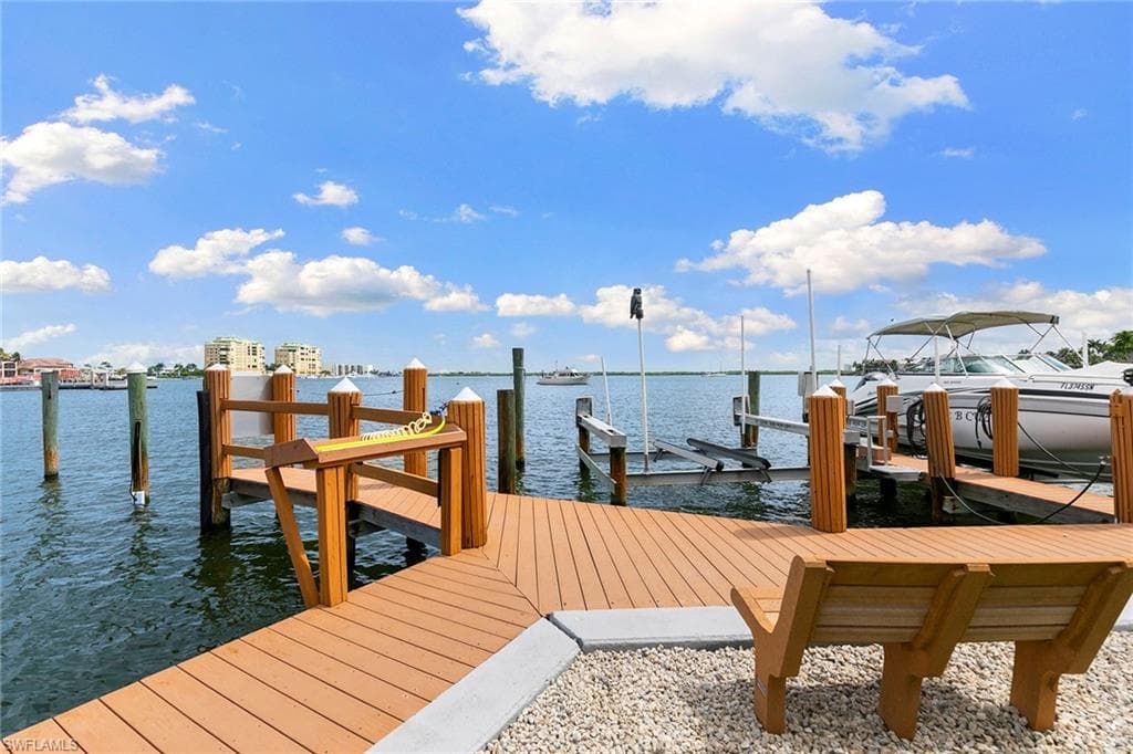 991 Barfield Dr 204, Marco Island, FL 34145-31