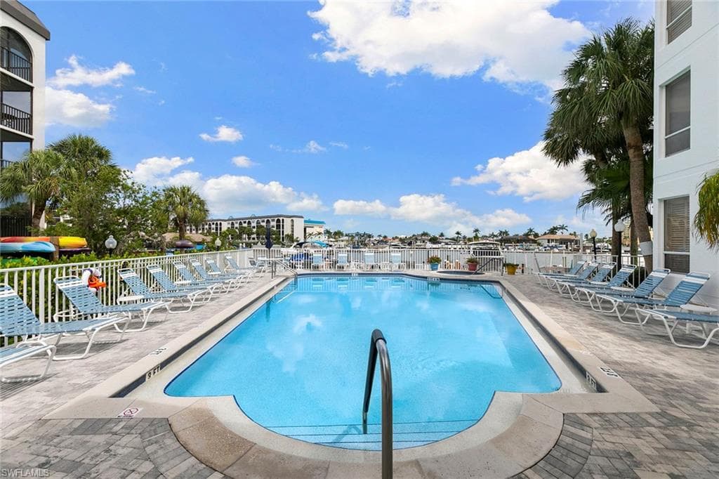 991 Barfield Dr 204, Marco Island, FL 34145-33