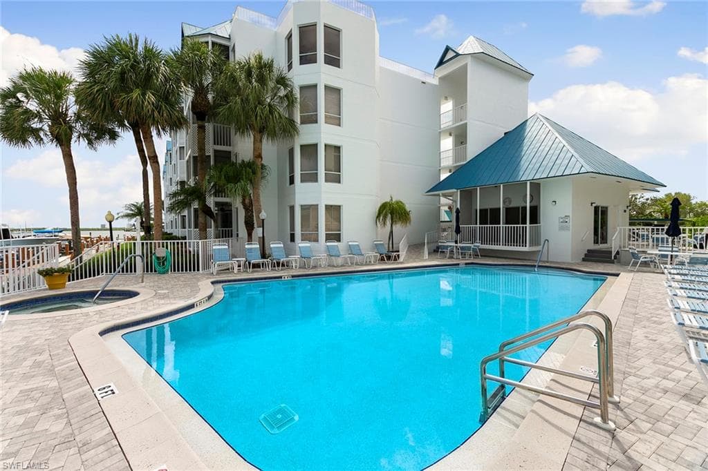 991 Barfield Dr 204, Marco Island, FL 34145-34