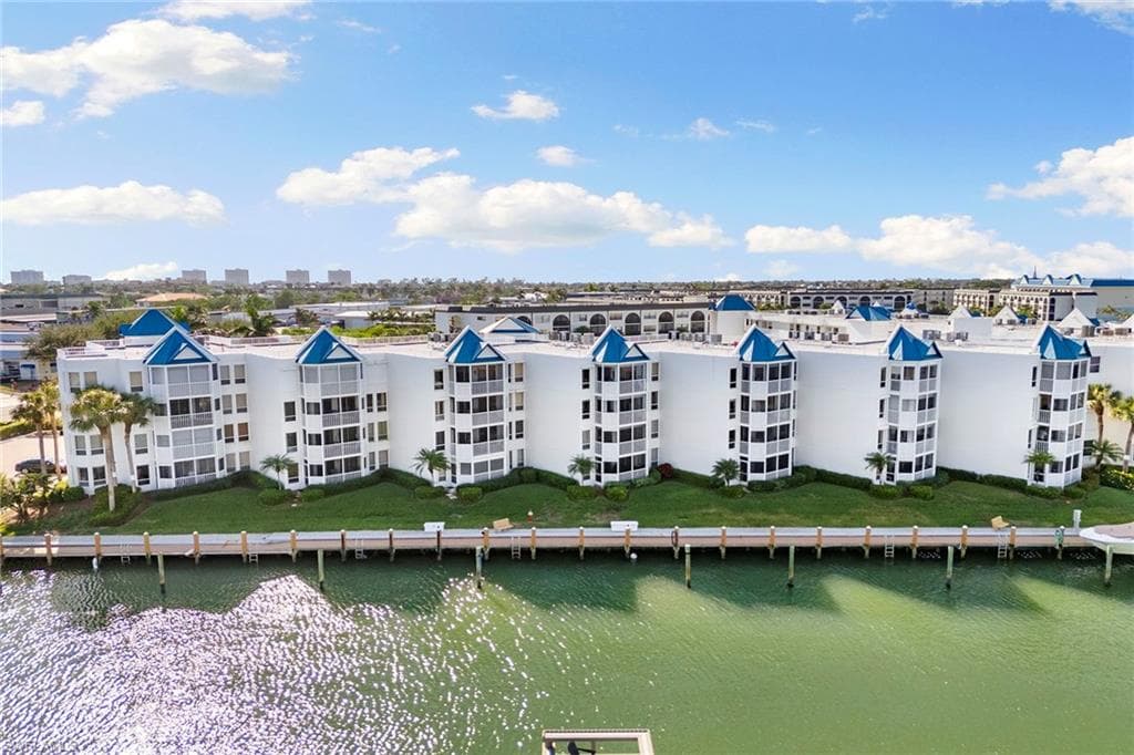 991 Barfield Dr 204, Marco Island, FL 34145-41