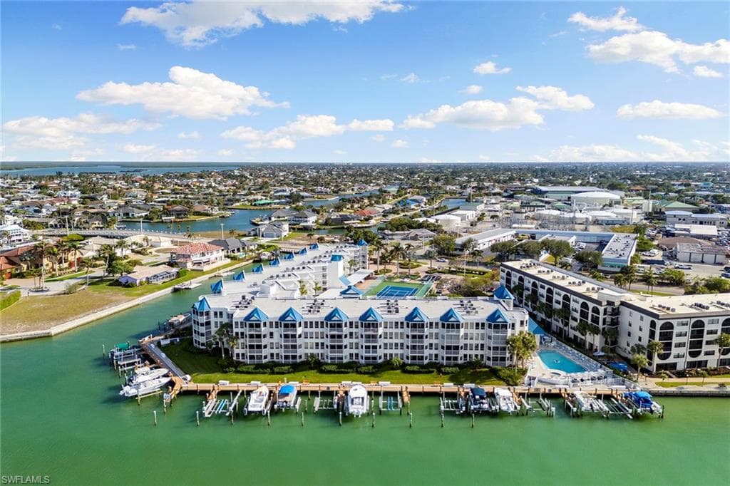991 Barfield Dr 204, Marco Island, FL 34145-42