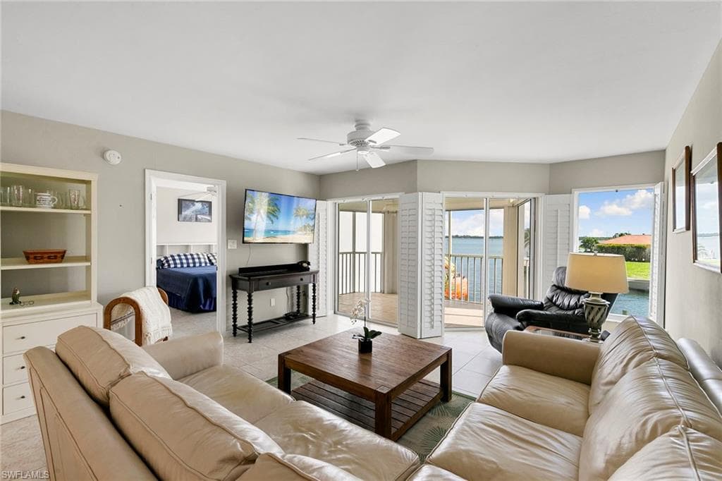 991 Barfield Dr 204, Marco Island, FL 34145-5
