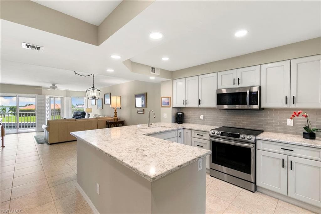 991 Barfield Dr 204, Marco Island, FL 34145-8