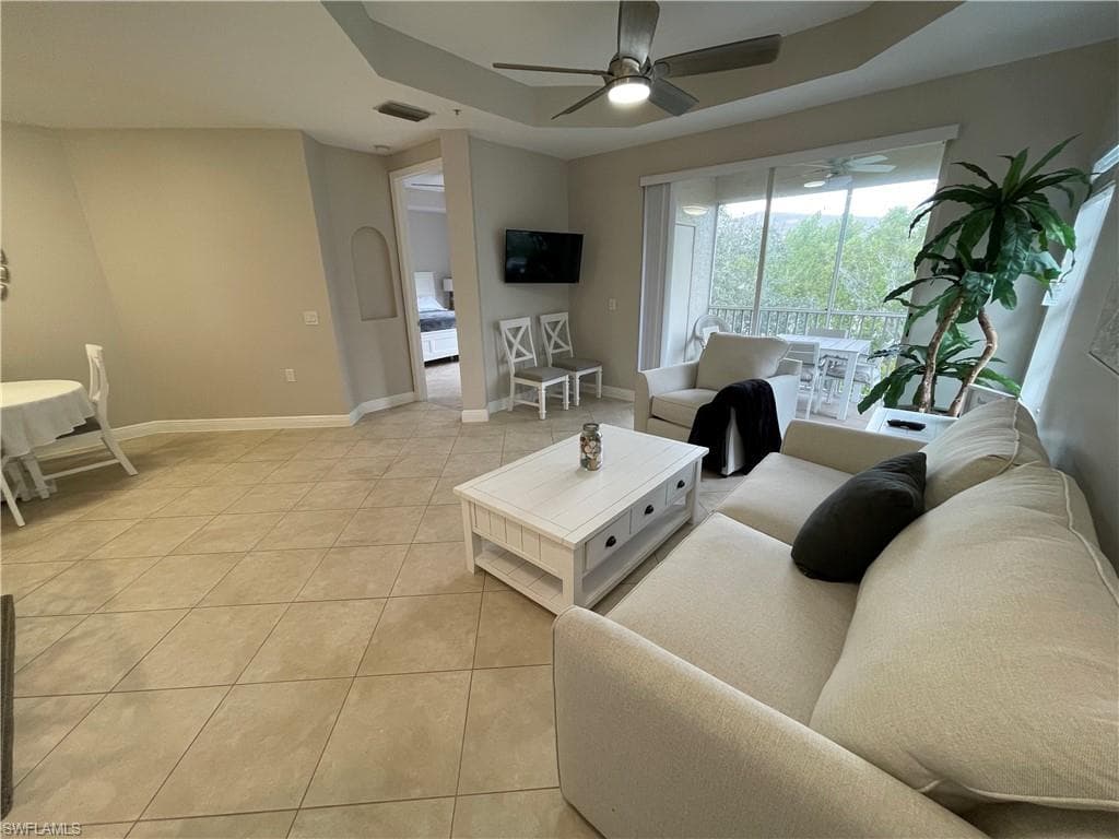 1325 Sweetwater Cv 204, Naples, FL 34110-9