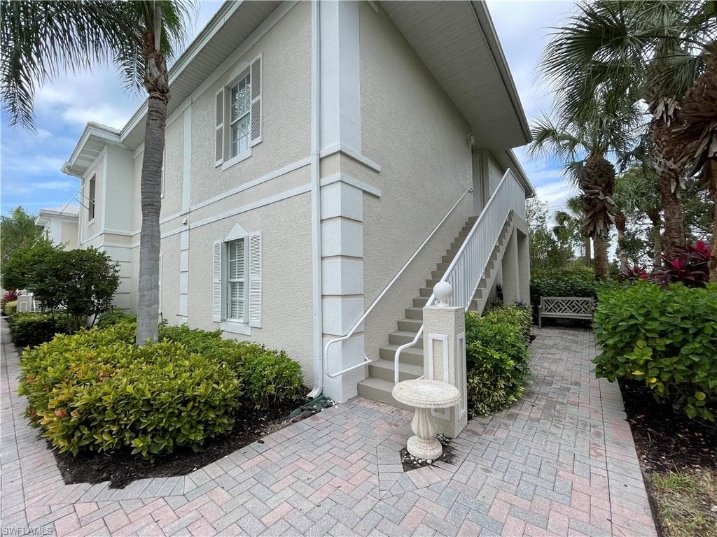 1325 Sweetwater Cv 204, Naples, FL 34110-3