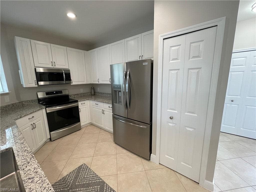 1325 Sweetwater Cv 204, Naples, FL 34110-5