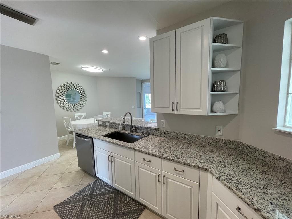 1325 Sweetwater Cv 204, Naples, FL 34110-6