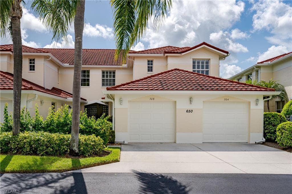 650 Lalique Cir 308, Naples, FL 34119-32