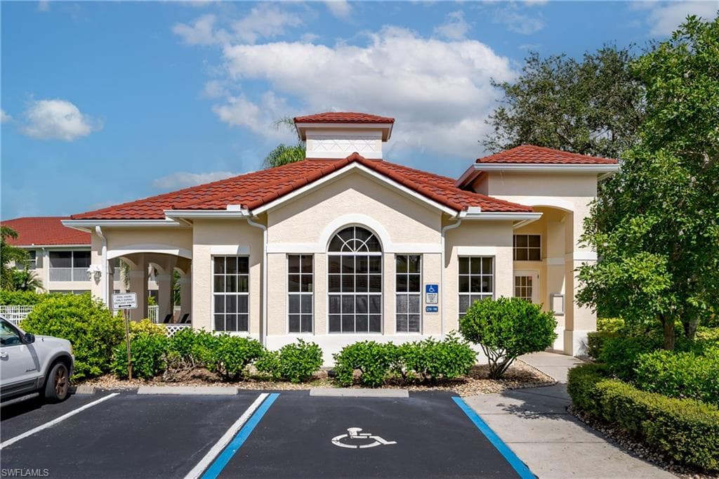 650 Lalique Cir 308, Naples, FL 34119-37