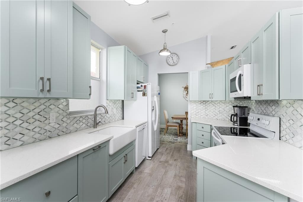 650 Lalique Cir 308, Naples, FL 34119-3