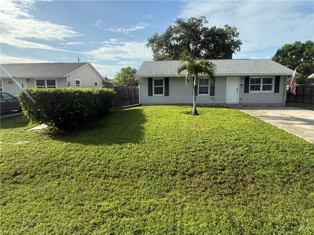 5422 Hardee St, Naples, FL 34113-11