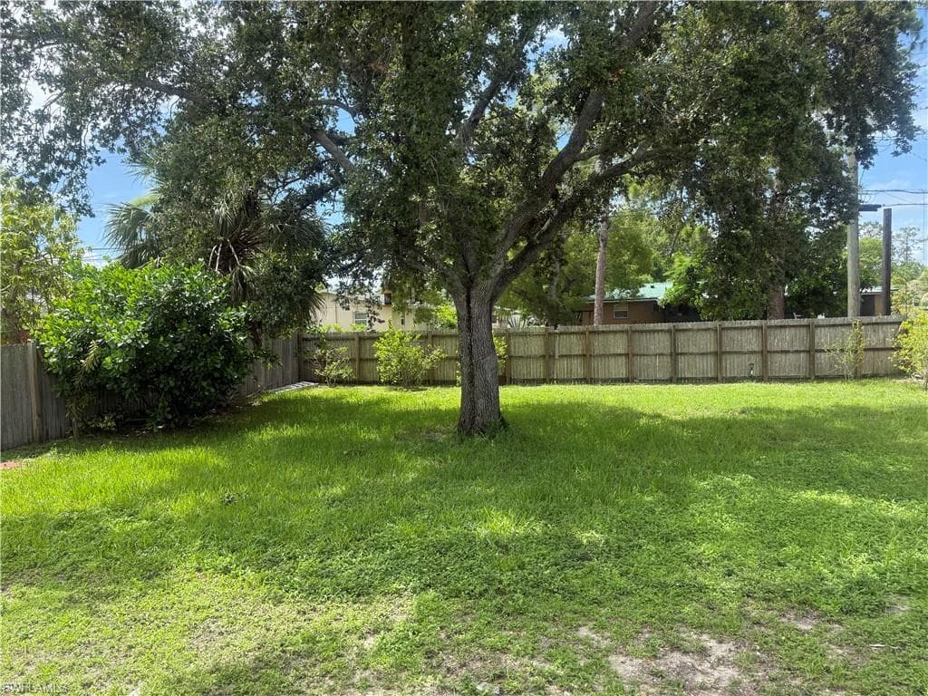 5422 Hardee St, Naples, FL 34113-15