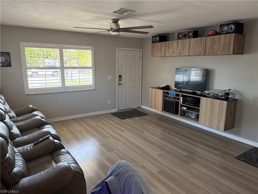 5422 Hardee St, Naples, FL 34113-1