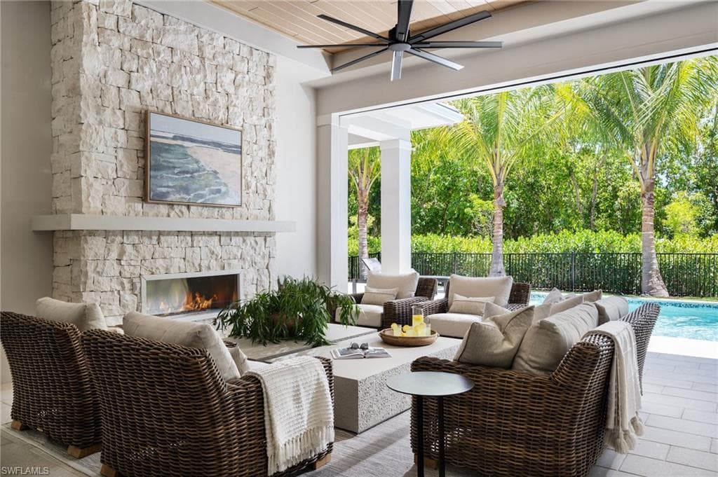 6638 Palisades Ave, Naples, FL 34109-22